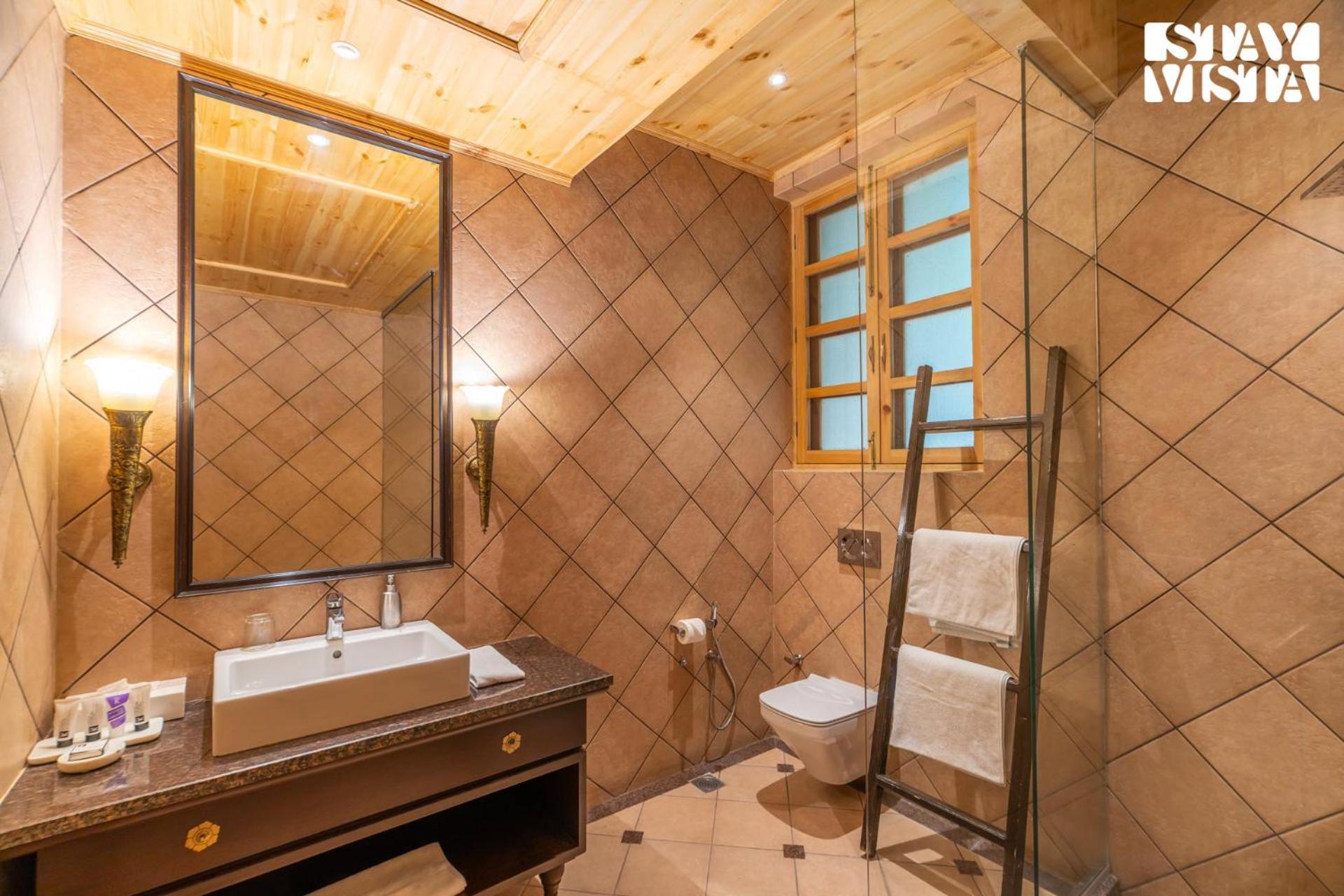 Stayvista At Sylvana Villas With Lawn, Bbq And Jacuzzi Kasauli Εξωτερικό φωτογραφία
